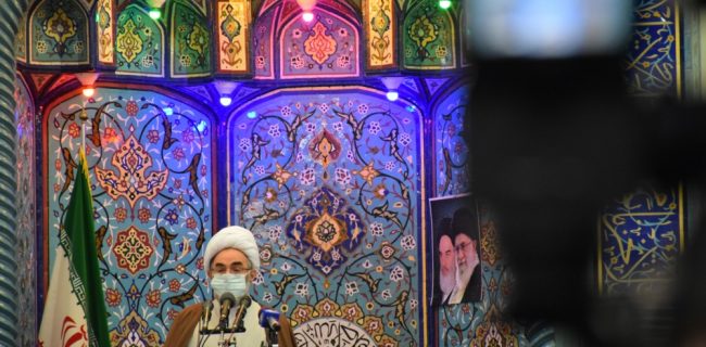 مشکل آب کشاورزان را به همه مسئولان متذکر می شوم