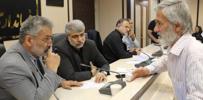 میز خدمت جهادی شرکت گاز استان گیلان در فرمانداری شفت برپا شد