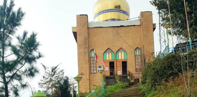 حرم مطهر امامزاده اسحاق (ع) مامنی برای دلدادگان عاشق