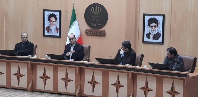 برای صندلی ها آدم پیدا نمی کنیم برای آدم ها صندلی پیدا می کنیم