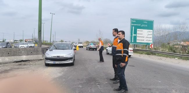مدیریت ترافیک سنگین در آزادراه رشت-قزوین توسط عوامل راهداری گیلان
