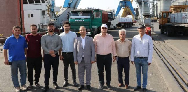 اطمینان بخشی به کیفیت و سلامت بار ، صرفه‌جویی قابل توجه در زمان و منابع مرتبط با حمل و نقل جاده ای و دریایی از مزایای حمل محصولات صادراتی سیمان خزر از طریق بندر و گمرک انزلی