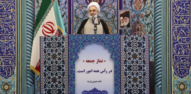 انتقاد امام جمعه رشت:آقای مدیر زیرمجموعه‌تان را کنترل کنید/ مردم را با بدرفتاری به دفتر نماینده ولی فقیه نکشانید/ریشه ۵۰٪ مراجعات مردمی، بی‌مسئولیتی است