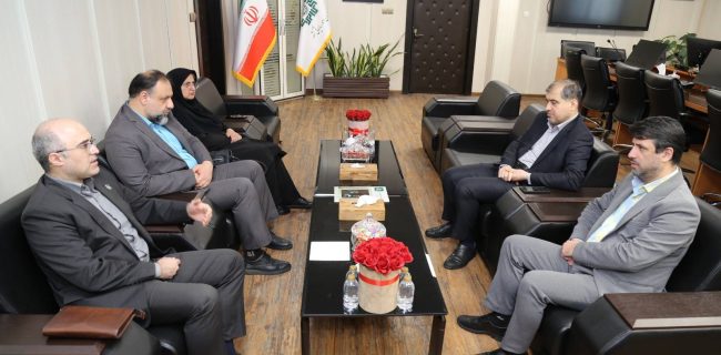 نشست هم‌اندیشی پارک علم و فناوری گیلان با امور مالیاتی استان