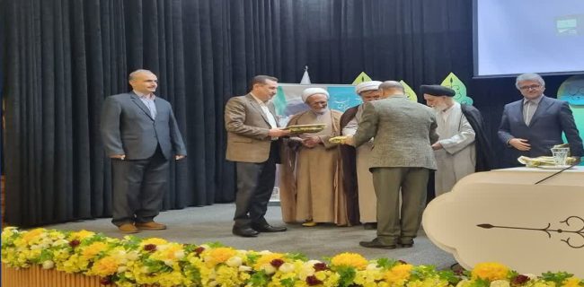 مدیریت درمان تامین اجتماعی گیلان، دستگاه نمونه در فعالیت‌های فرهنگی و دینی شد/ تقدیر ویژه مدیریت درمان تامین اجتماعی از سوی استانداری گیلان