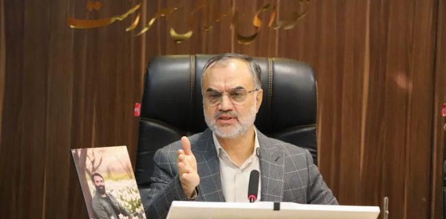 بازار رشت به حال خود رها شده است/ بازار قلب تپنده اقتصاد شهر است/ شورا و شهرداری رشت با تمام توان در کنار بازاریان هستند/ نمایندگان مجلس برای اخذ کمک های ملی به منظور احیای بازار رشت ورود کنند/ تجلیل پایان سال از خبرنگاران