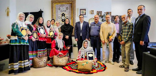 تجلیل از هنرمندان و پیشرانان هویت فرهنگی در منطقه آزاد انزلی