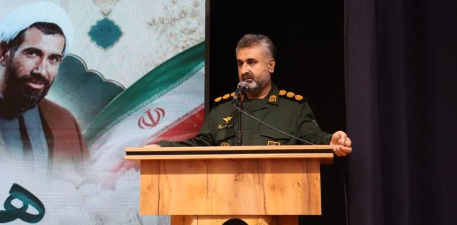 امروز ابرقدرت جهان جمهوری اسلامی ایران است / تنگه هرمز قرن‌ها باز بود، ما بستیم