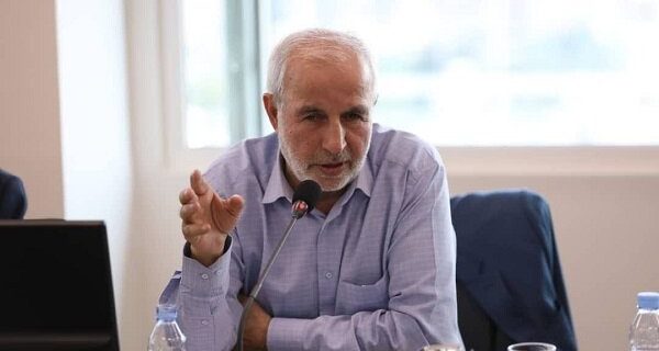 فوتبال برای دوستی است، نه دامن‌زدن به اختلافات قومی/ کوچکی‌نژاد خواستار بررسی بی‌طرفانه حواشی دیدار ملوان و تراکتور شد